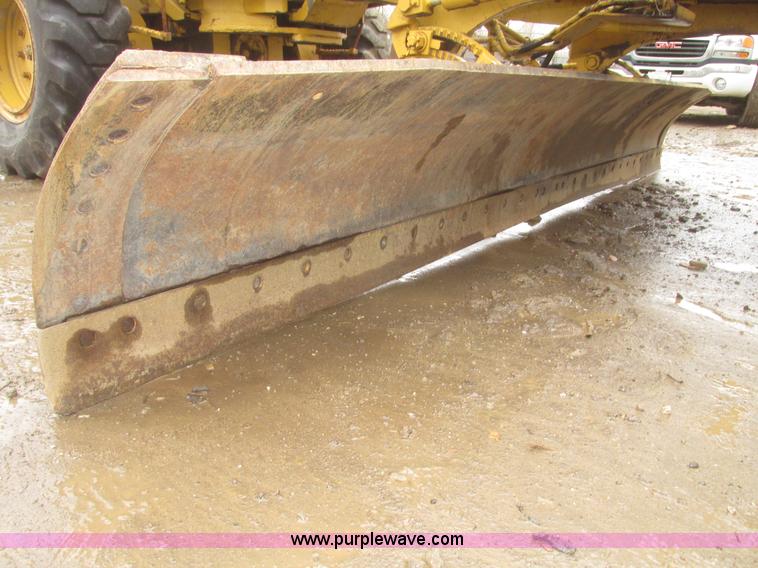 image for item G9804 1984 Fiat-Allis FG85 articulated motor grader