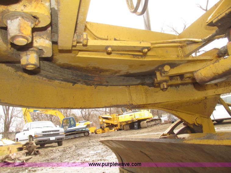 image for item G9804 1984 Fiat-Allis FG85 articulated motor grader