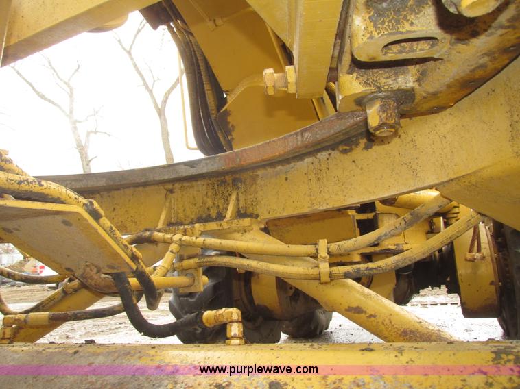 image for item G9804 1984 Fiat-Allis FG85 articulated motor grader