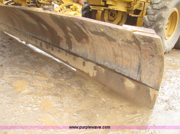 image for item G9804 1984 Fiat-Allis FG85 articulated motor grader