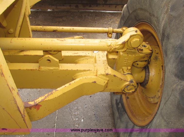 image for item G9804 1984 Fiat-Allis FG85 articulated motor grader