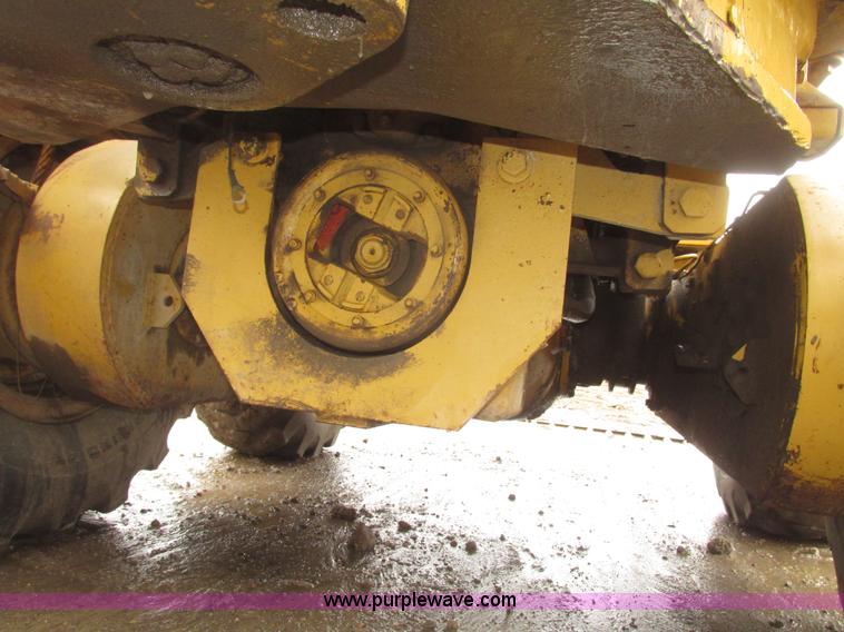 image for item G9804 1984 Fiat-Allis FG85 articulated motor grader