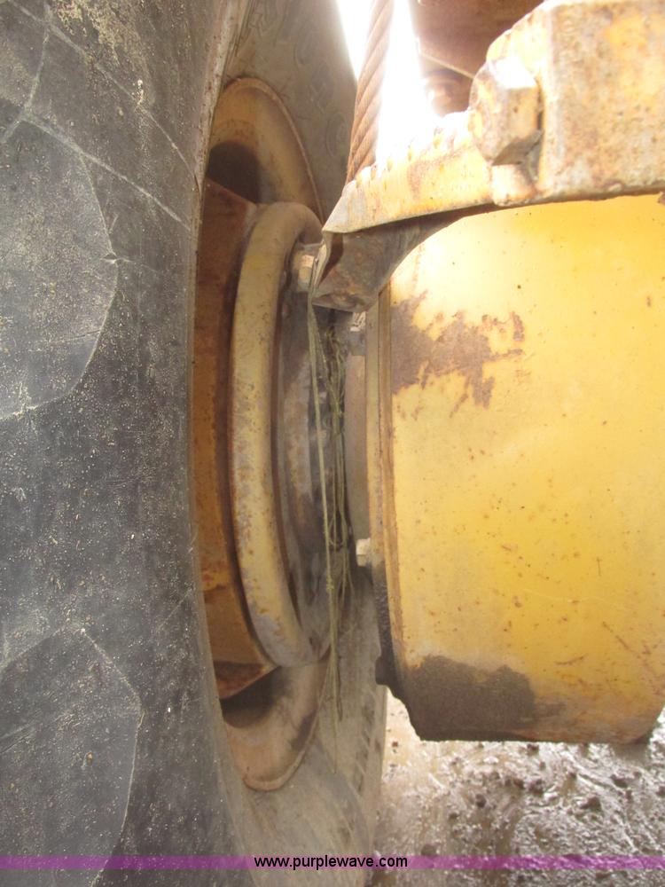 image for item G9804 1984 Fiat-Allis FG85 articulated motor grader