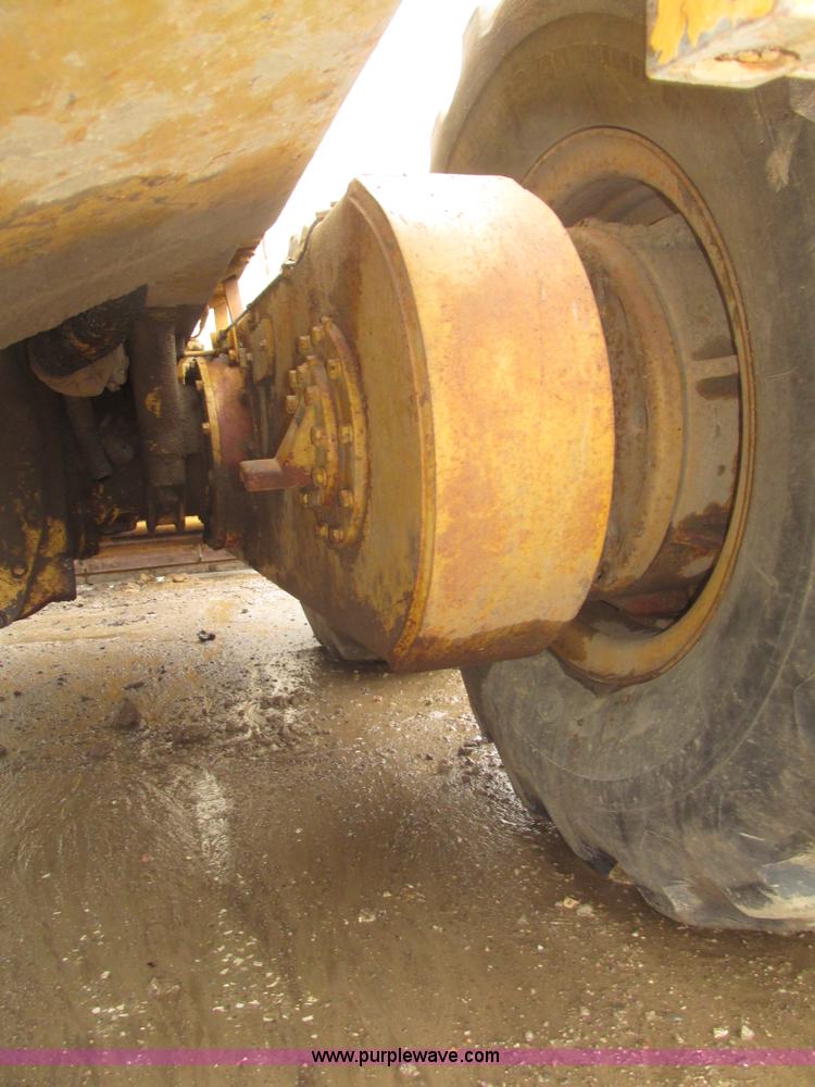 image for item G9804 1984 Fiat-Allis FG85 articulated motor grader