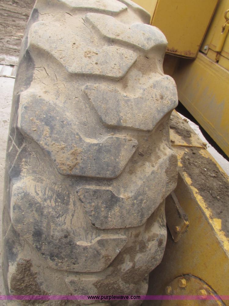 image for item G9804 1984 Fiat-Allis FG85 articulated motor grader