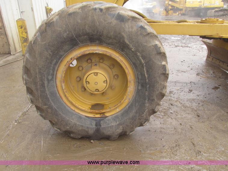 image for item G9804 1984 Fiat-Allis FG85 articulated motor grader