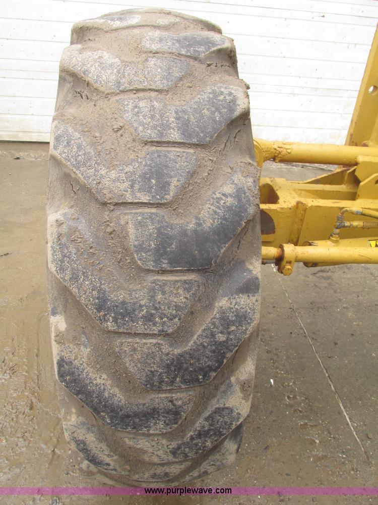 image for item G9804 1984 Fiat-Allis FG85 articulated motor grader