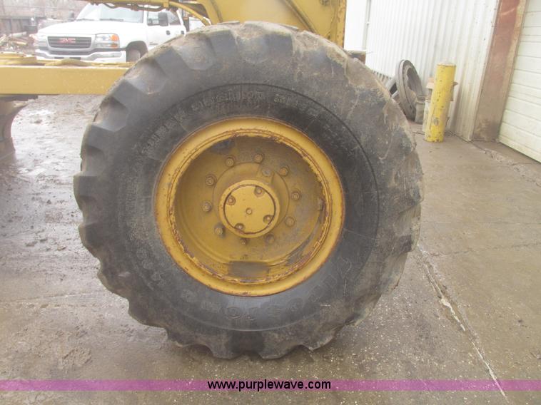 image for item G9804 1984 Fiat-Allis FG85 articulated motor grader