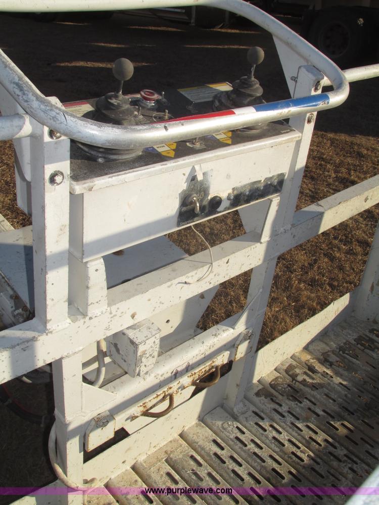 image for item G9805 1999 Snorkel TB60 boom lift