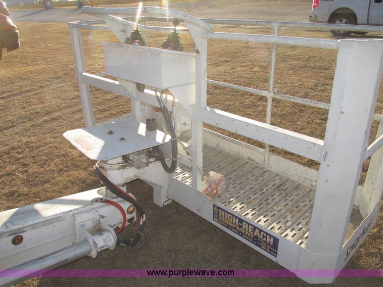 image for item G9805 1999 Snorkel TB60 boom lift