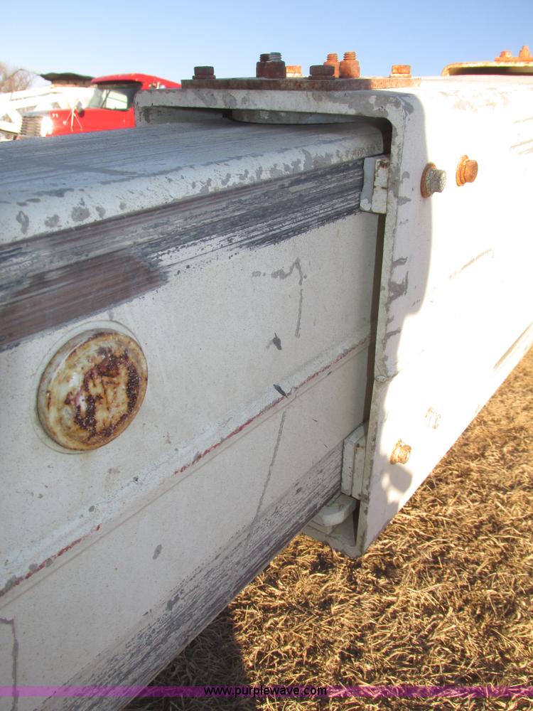 image for item G9805 1999 Snorkel TB60 boom lift