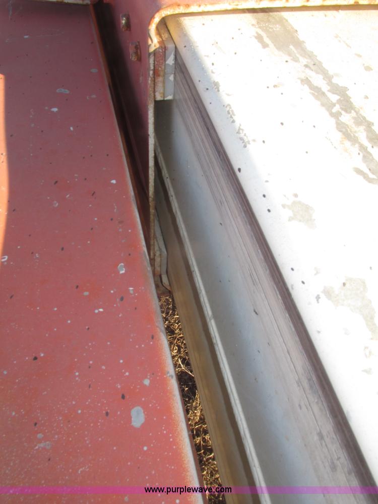 image for item G9805 1999 Snorkel TB60 boom lift