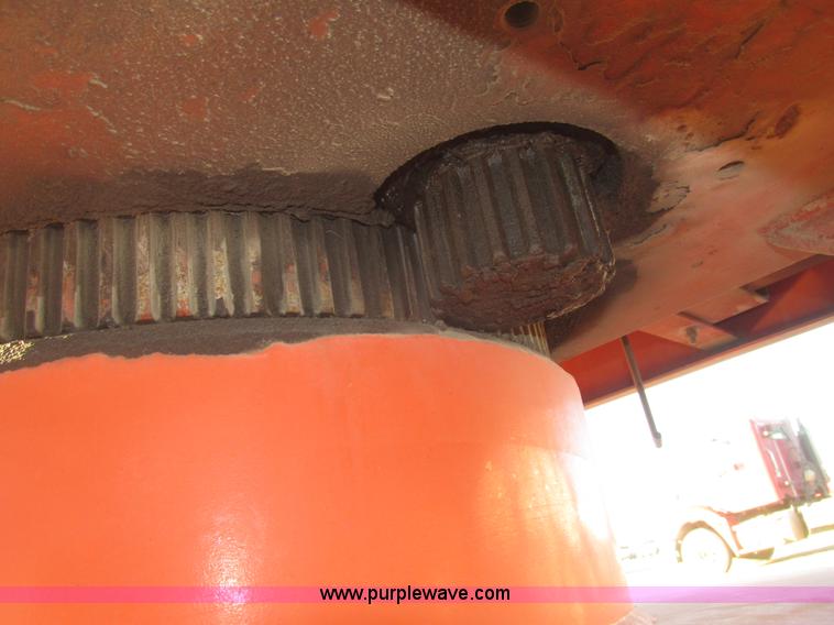 image for item G9805 1999 Snorkel TB60 boom lift