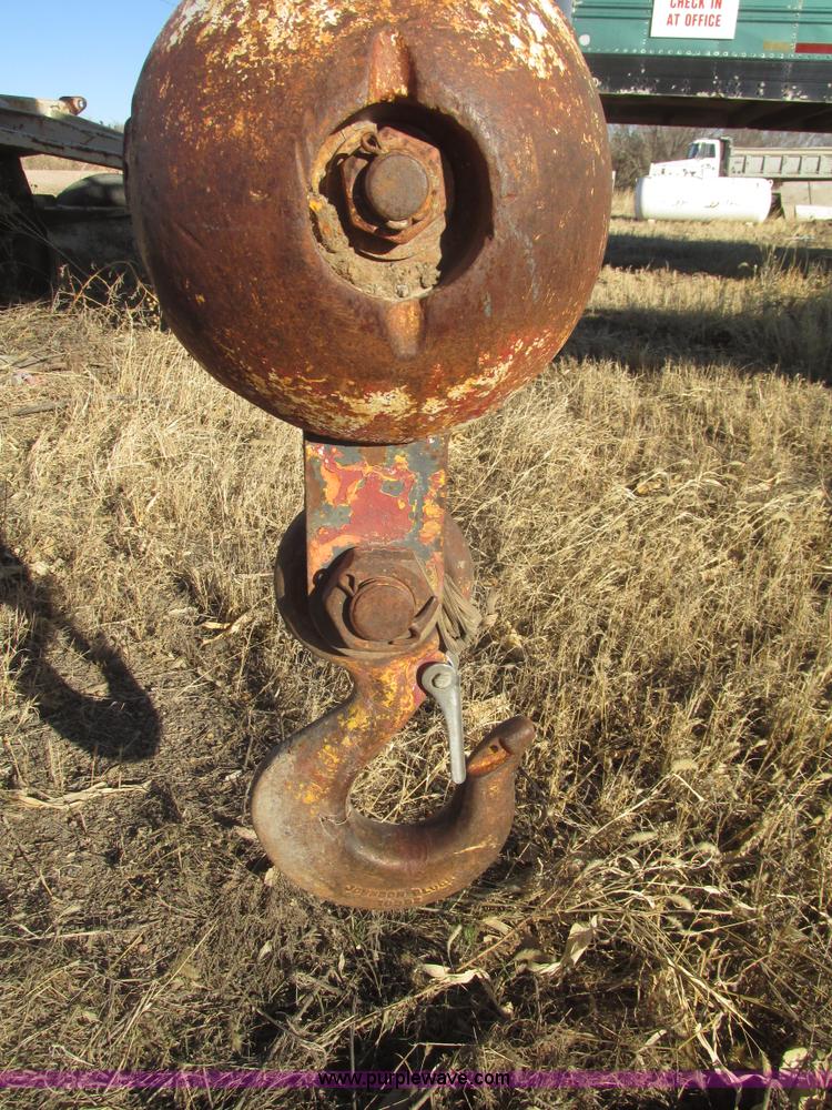 image for item G9806 American 1075 rough terrain crane