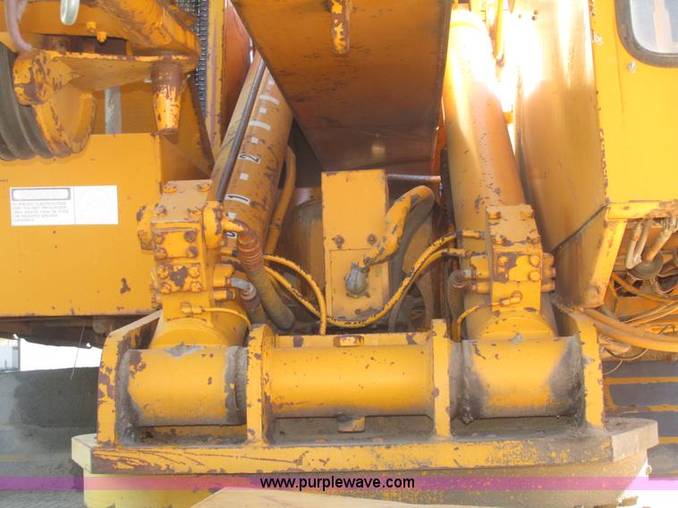 image for item G9806 American 1075 rough terrain crane