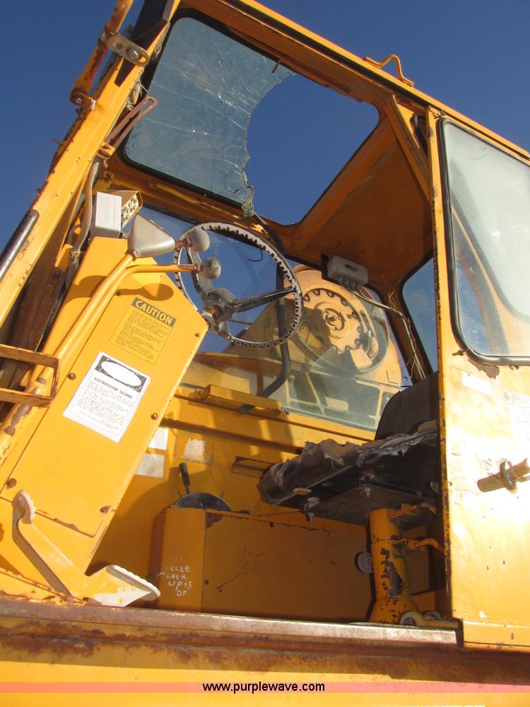 image for item G9806 American 1075 rough terrain crane