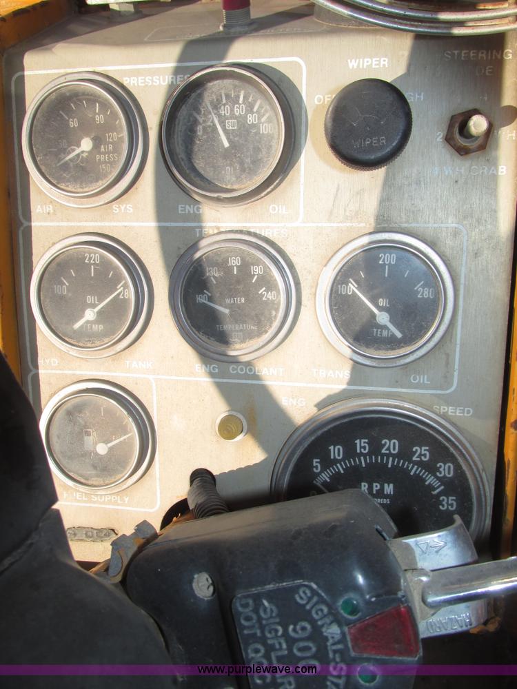 image for item G9806 American 1075 rough terrain crane