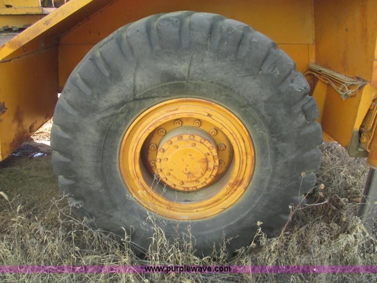 image for item G9806 American 1075 rough terrain crane