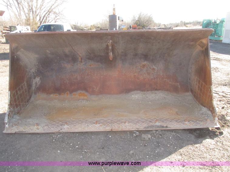image for item G9808 Caterpillar 966G 126"W bucket