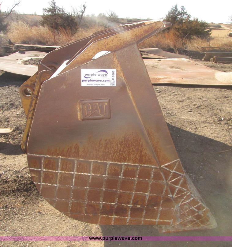 image for item G9808 Caterpillar 966G 126"W bucket