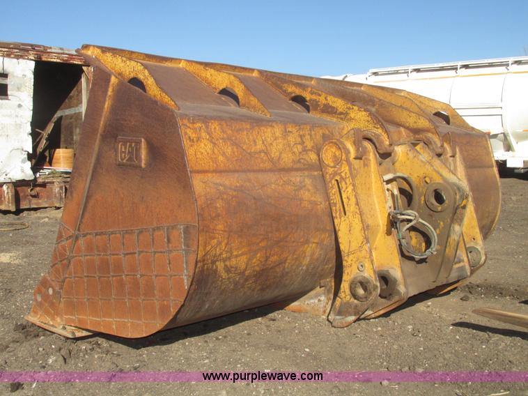 image for item G9808 Caterpillar 966G 126"W bucket