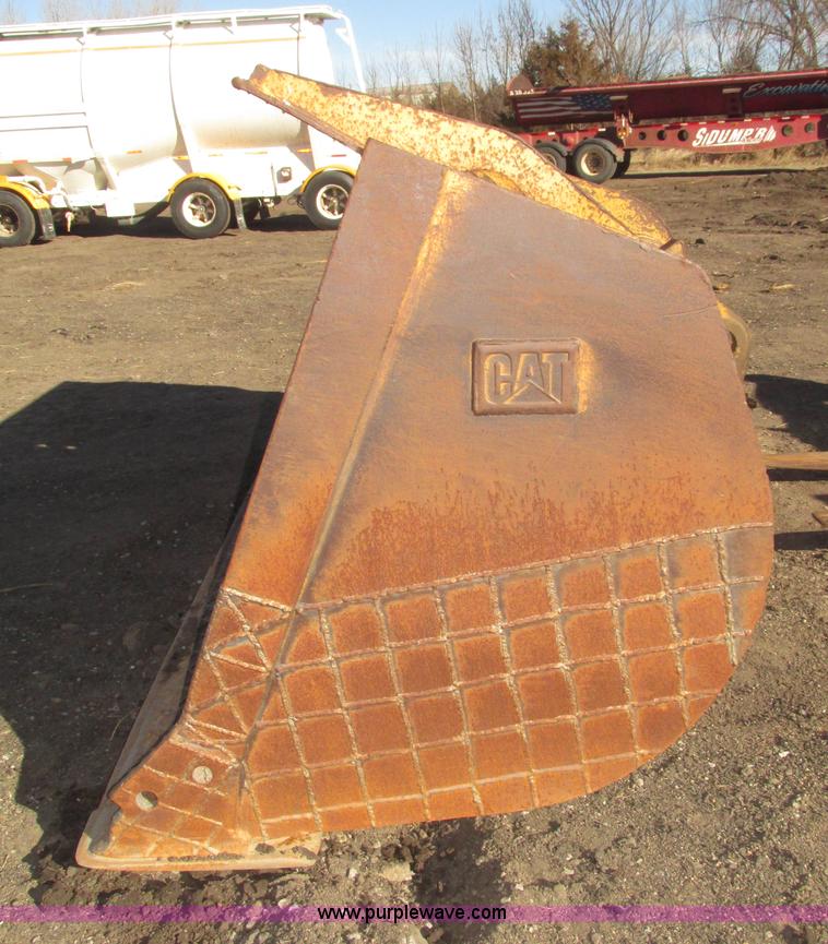 image for item G9808 Caterpillar 966G 126"W bucket