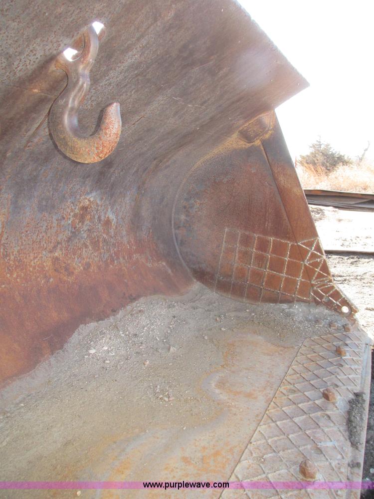 image for item G9808 Caterpillar 966G 126"W bucket