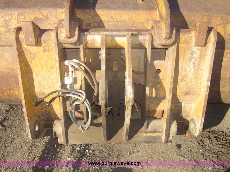 image for item G9808 Caterpillar 966G 126"W bucket
