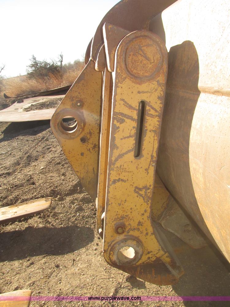 image for item G9808 Caterpillar 966G 126"W bucket