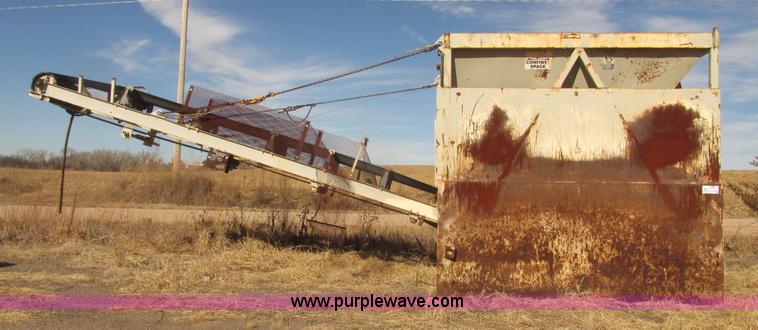 image for item G9809 Single aggregate bin and conveyor