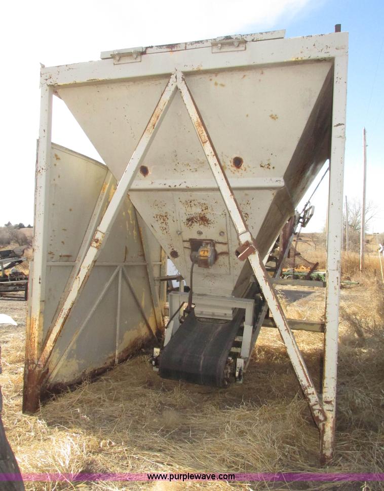image for item G9809 Single aggregate bin and conveyor