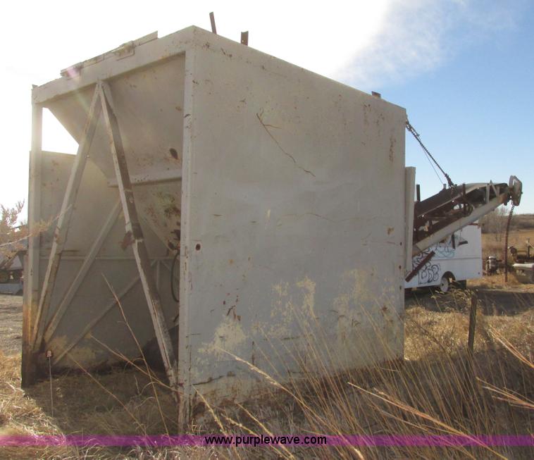 image for item G9809 Single aggregate bin and conveyor