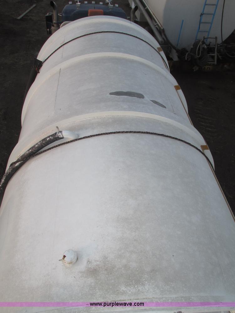 image for item G9810 1987 Bedord pneumatic quad bulk tanker trailer