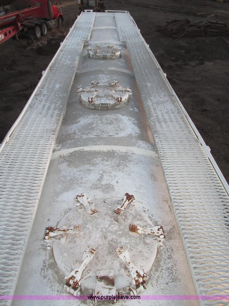 image for item G9810 1987 Bedord pneumatic quad bulk tanker trailer