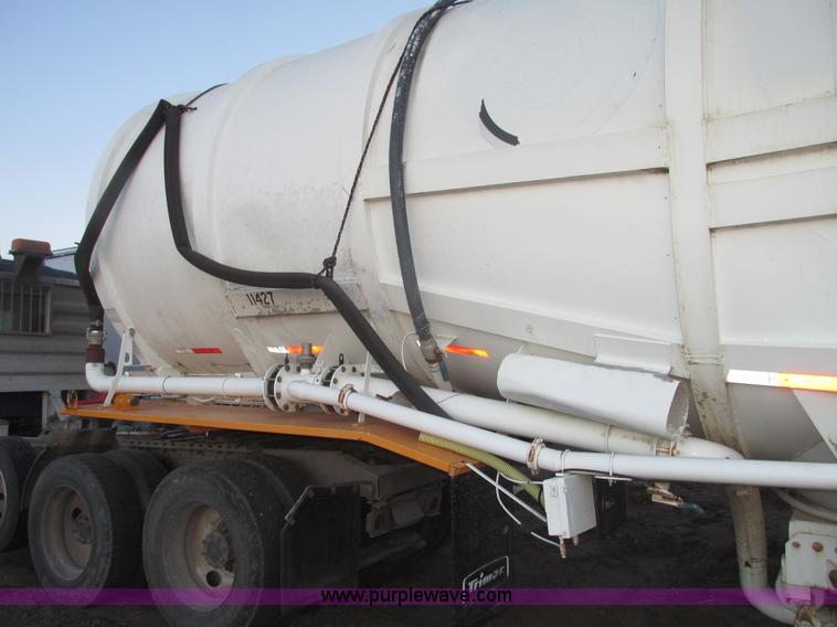 image for item G9810 1987 Bedord pneumatic quad bulk tanker trailer