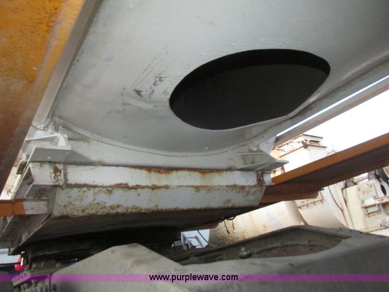 image for item G9810 1987 Bedord pneumatic quad bulk tanker trailer