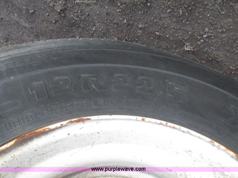 image for item G9810 1987 Bedord pneumatic quad bulk tanker trailer