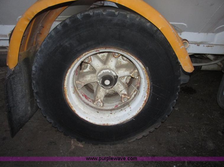 image for item G9810 1987 Bedord pneumatic quad bulk tanker trailer