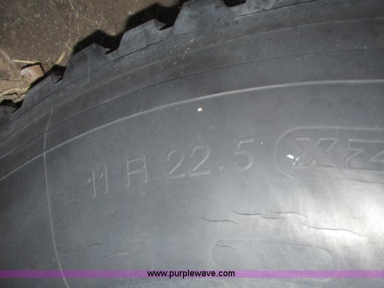 image for item G9810 1987 Bedord pneumatic quad bulk tanker trailer