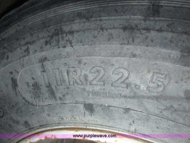 image for item G9810 1987 Bedord pneumatic quad bulk tanker trailer