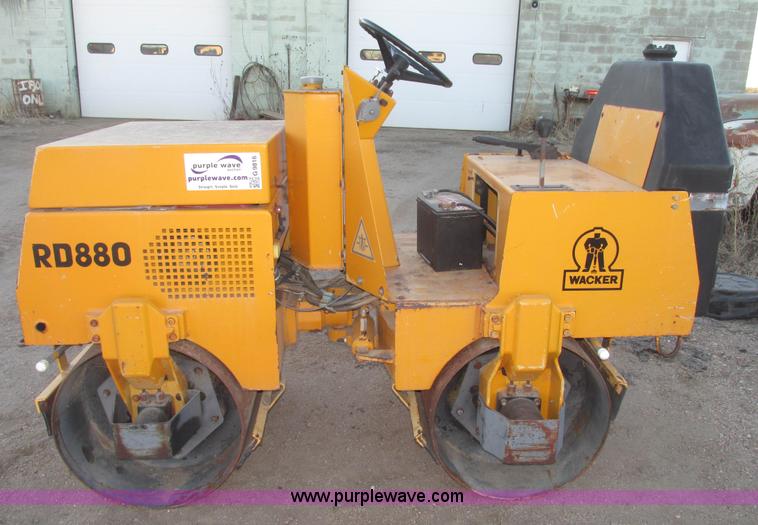 image for item G9816 1991 Wacker RD880 articulated double drum roller