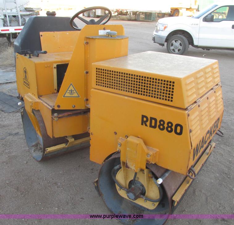 image for item G9816 1991 Wacker RD880 articulated double drum roller