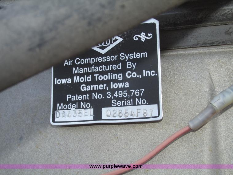 image for item G9817 1990 Mack MS200P service truck