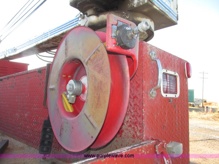 image for item G9817 1990 Mack MS200P service truck