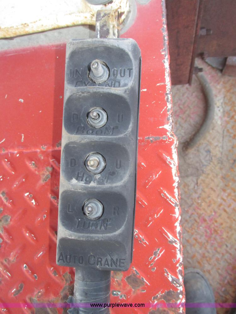 image for item G9817 1990 Mack MS200P service truck