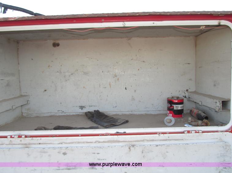 image for item G9817 1990 Mack MS200P service truck