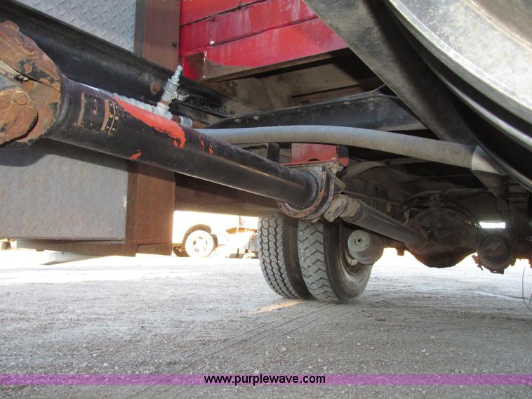 image for item G9817 1990 Mack MS200P service truck