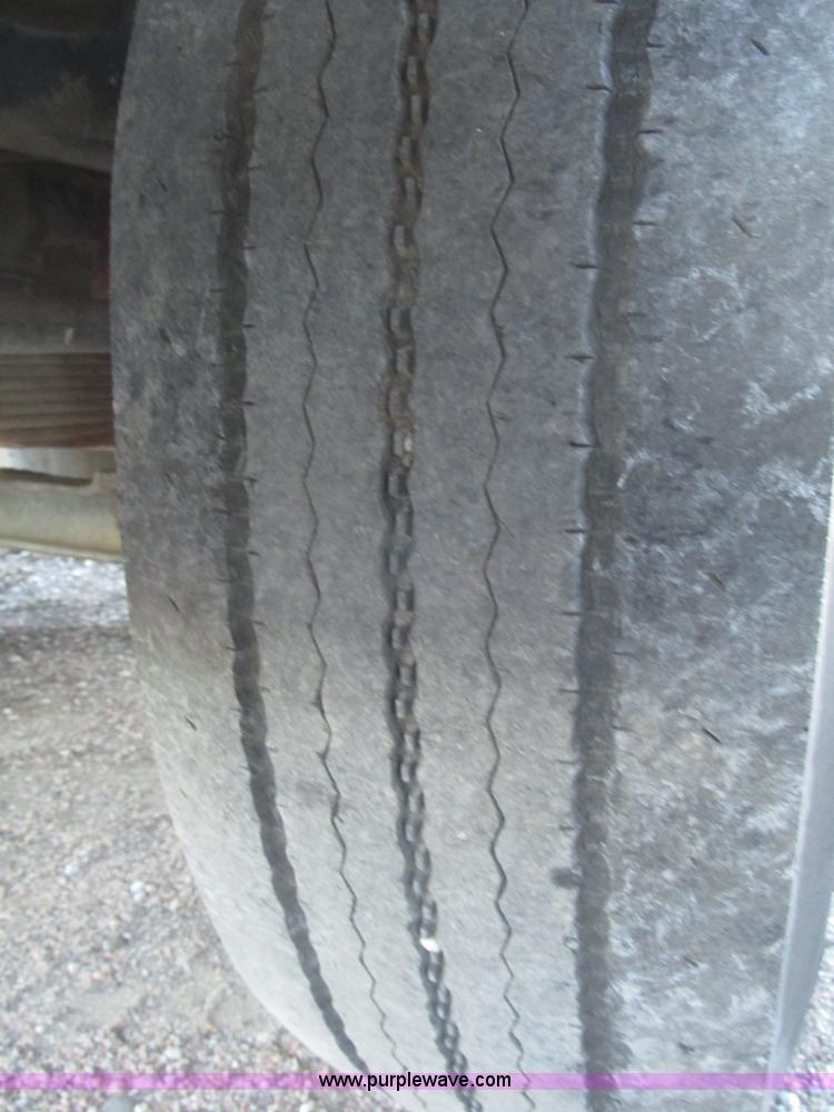 image for item G9817 1990 Mack MS200P service truck