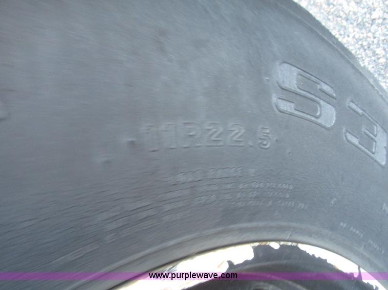 image for item G9817 1990 Mack MS200P service truck