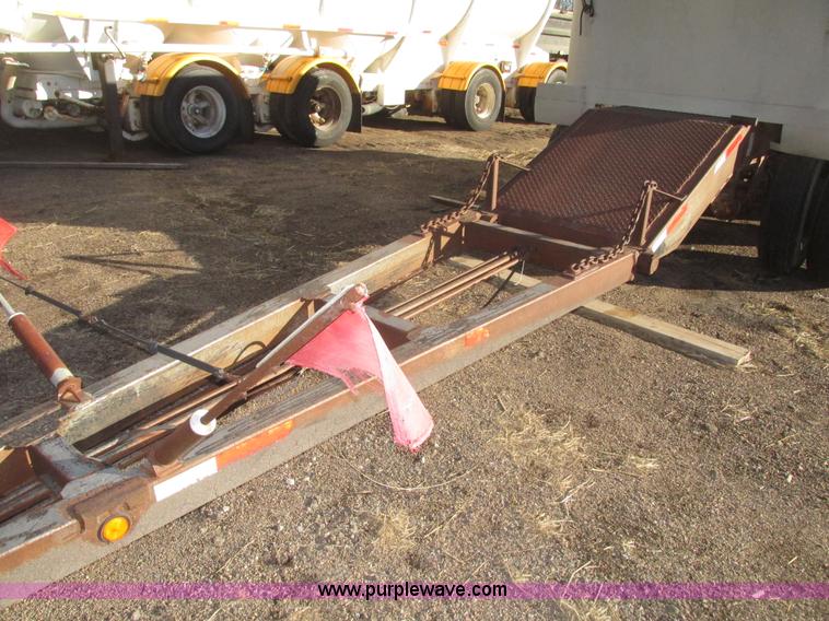 image for item G9818 1987 Ravens triple axle pup dump trailer